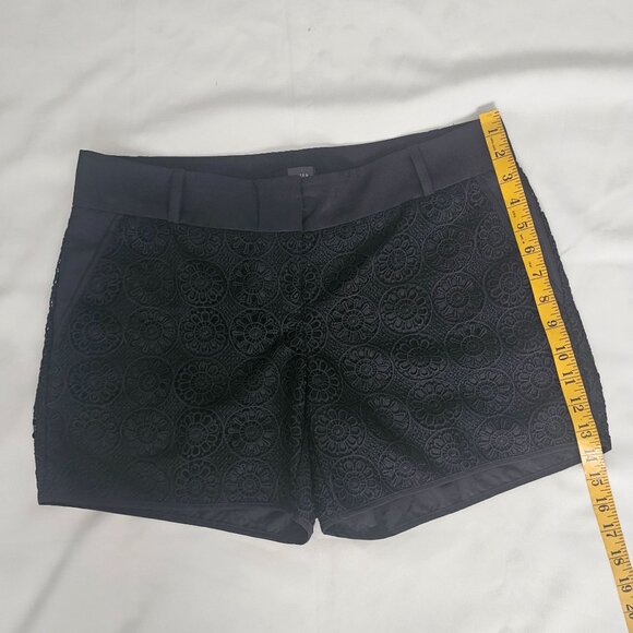 The Limited Women's Boho Black Floral Lace Crochet Tailored Shorts Size 10 - Picture 10 of 10